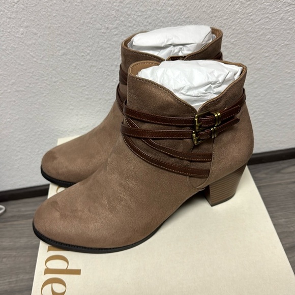 LifeStride Jezebel Bootie (WIDE) - Picture 6 of 10